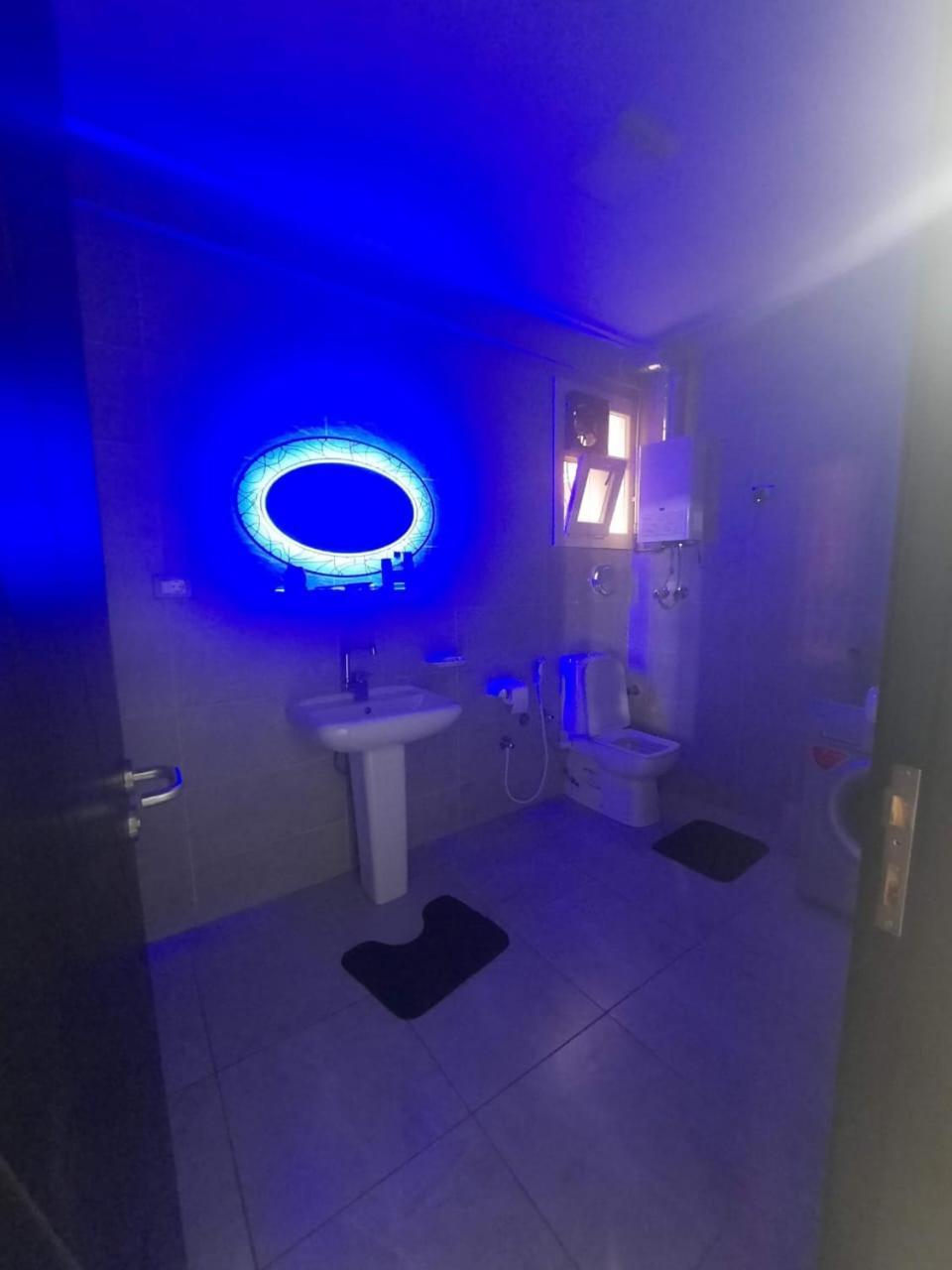 غرفة بمنزل هادئ مناسب للعائلة Homestay