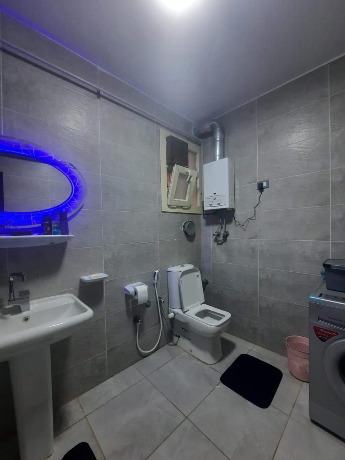 Homestay غرفة بمنزل هادئ مناسب للعائلة Cairo