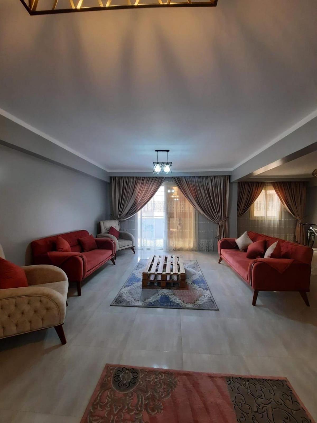 غرفة بمنزل هادئ مناسب للعائلة Homestay *