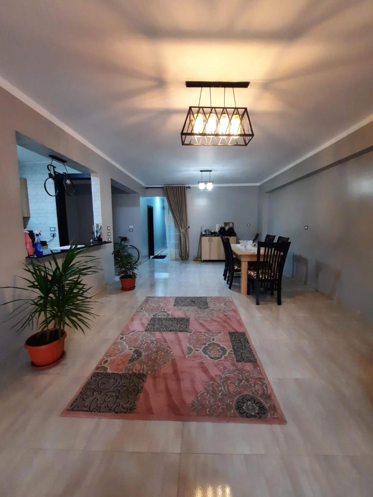غرفة بمنزل هادئ مناسب للعائلة Homestay