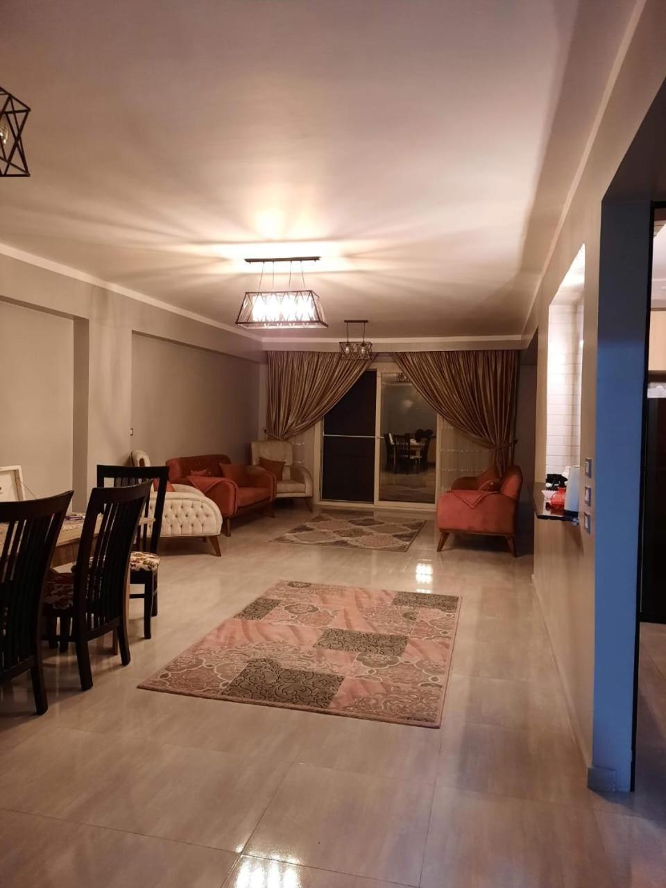 غرفة بمنزل هادئ مناسب للعائلة * Cairo
