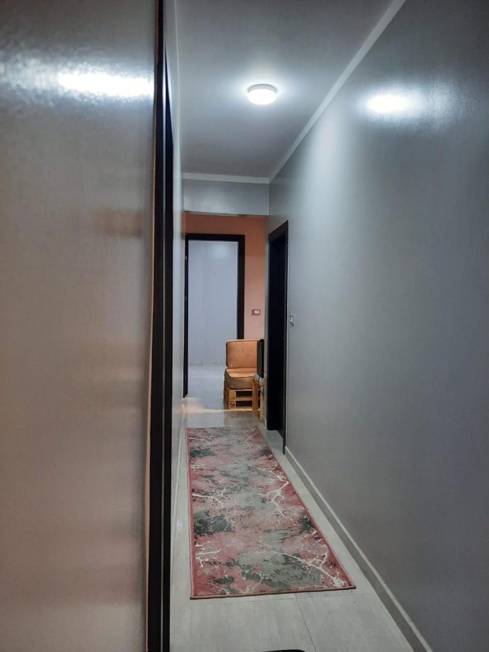 غرفة بمنزل هادئ مناسب للعائلة Homestay Cairo