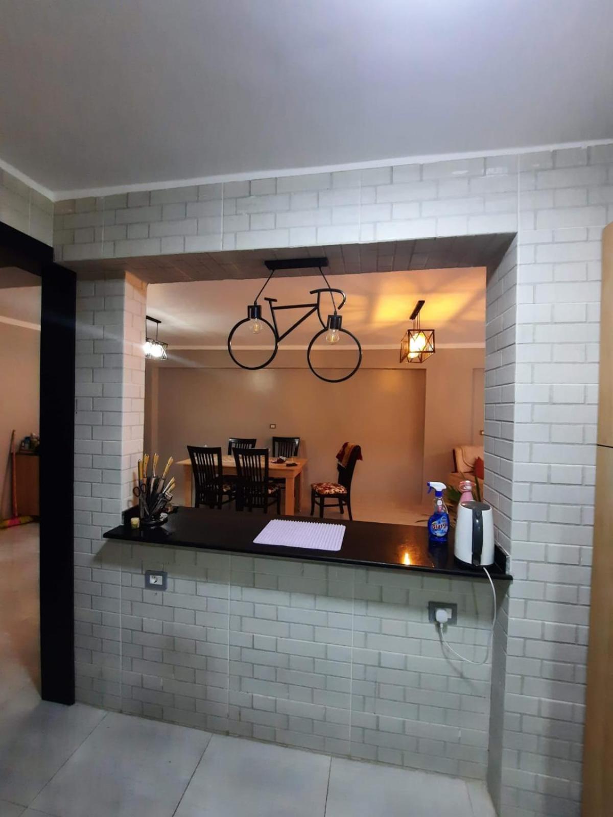 غرفة بمنزل هادئ مناسب للعائلة Homestay Cairo